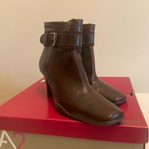 Women’s size 7 A2 by Aerosoles ankle boots.